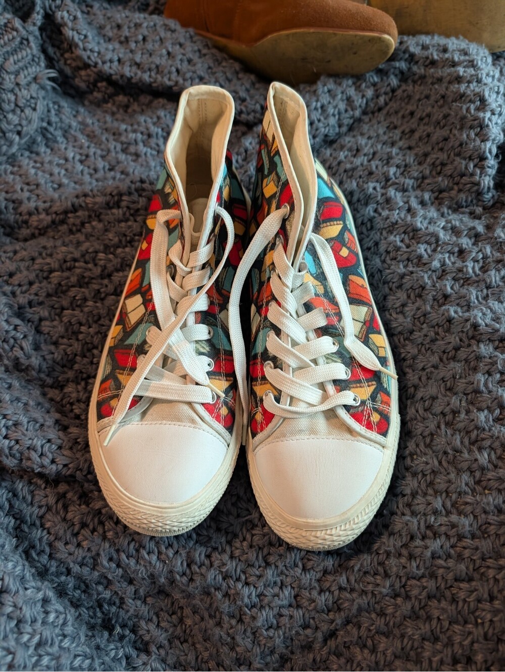 High Top Book Women’s size 8
